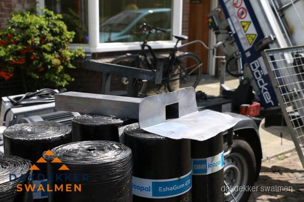 Dakbedekkingsmateriaal en dakgoot onderdelen in Swalmen