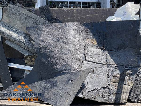 Kosten dakrenovatie: afvoer oud dakmateriaal in Swalmen Kosten dakrenovatie: afvoer oud dakmateriaal in Swalmen