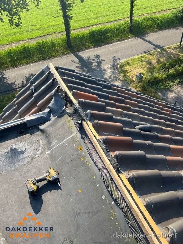 Kosten dakgoot vervangen: werkzaamheden aan dakrand in Swalmen Kosten dakgoot vervangen: werkzaamheden aan dakrand in Swalmen