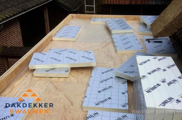PIR isolatieplaten leggen op plat dak in Swalmen PIR isolatieplaten leggen op plat dak in Swalmen