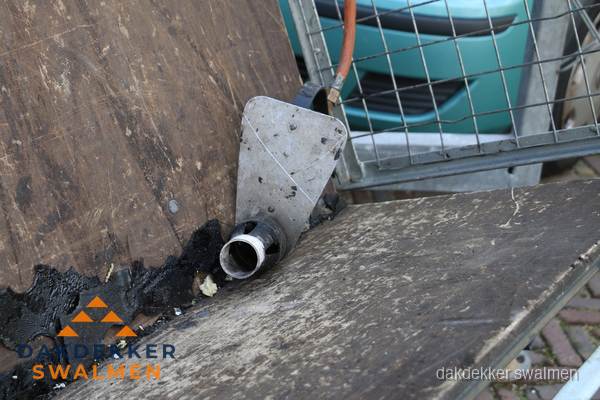Dakdekkers gasbrander voor bitumen werkzaamheden in Swalmen Dakdekkers gasbrander voor bitumen werkzaamheden in Swalmen