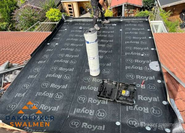 Dakrenovatie met Royal onderdak op plat dak in Swalmen
