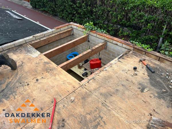 Plat dak vervangen met open constructie in Swalmen Plat dak vervangen met open constructie in Swalmen