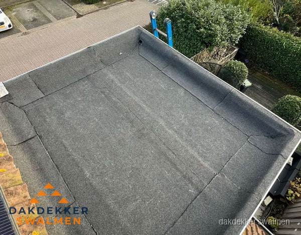 Gerenoveerd plat dak met nieuwe bitumen dakbedekking in Swalmen Gerenoveerd plat dak met nieuwe bitumen dakbedekking in Swalmen